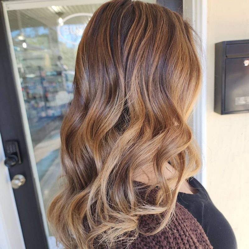 Honey balayage on medium length waves